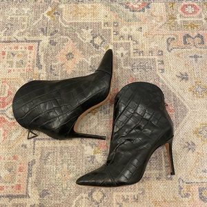 SCHUTZ black crocodile booties